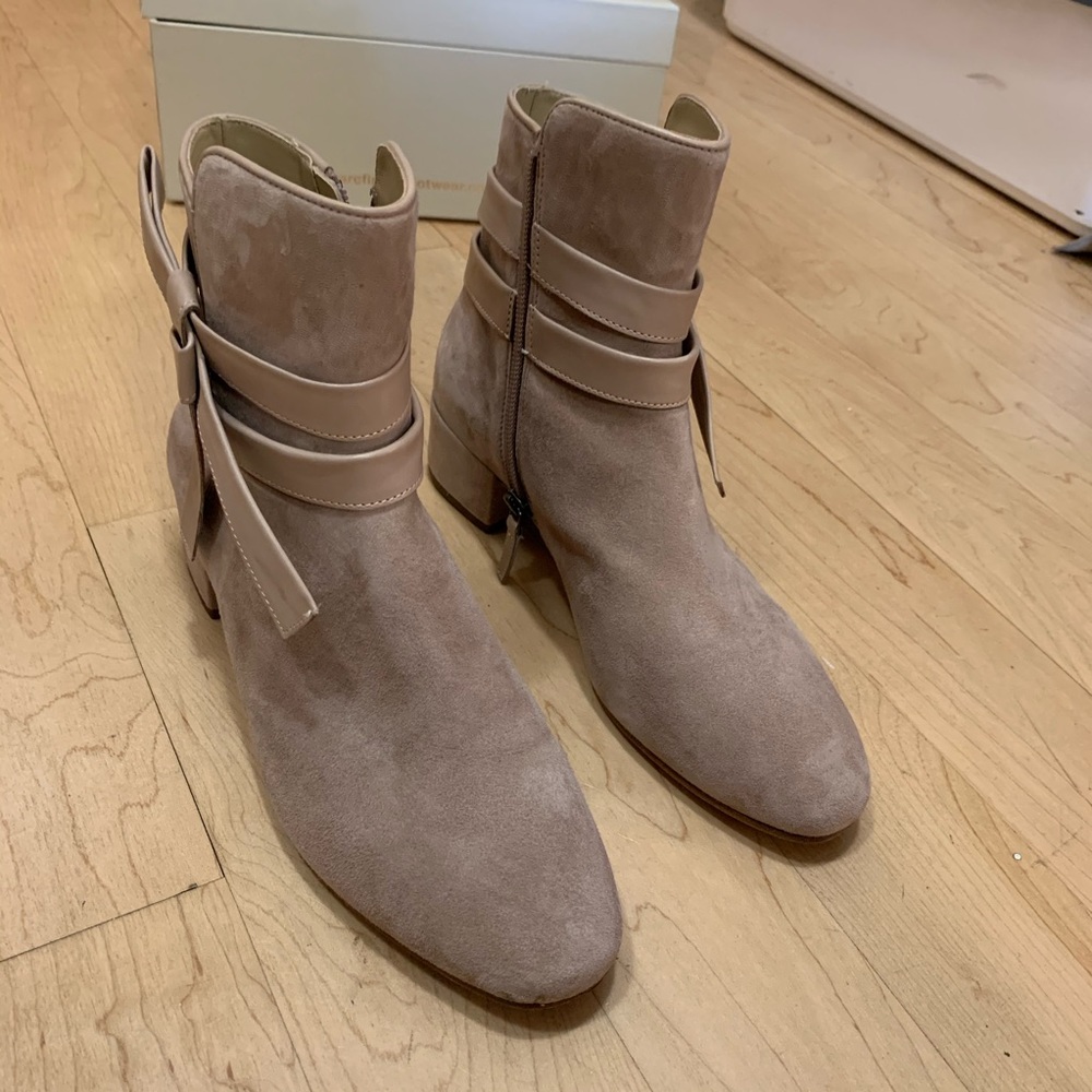 Etienne Aigner Ankle boots